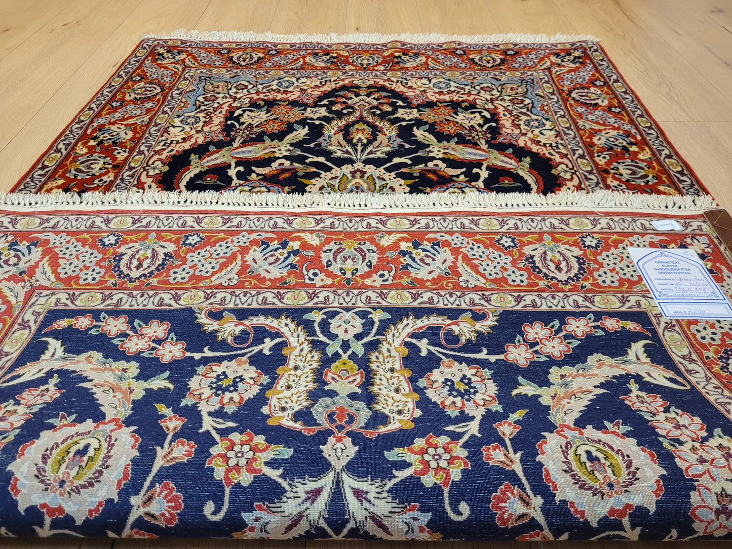 Isfahan Teppich Korkwolle Seide fein handgeknüpft