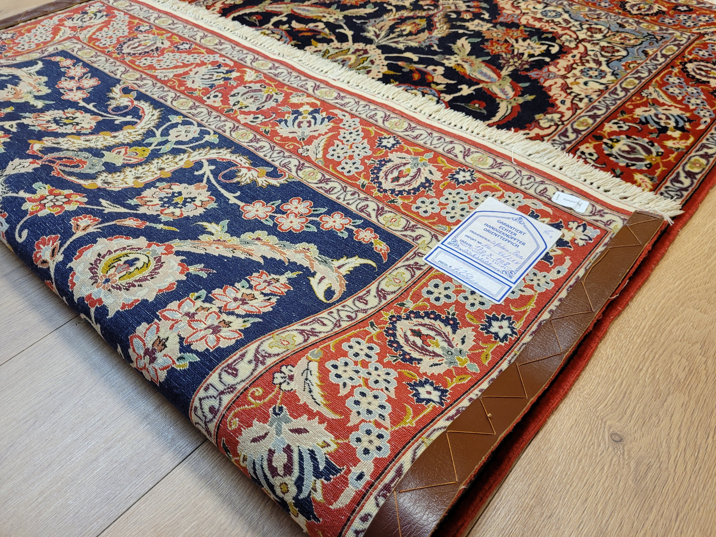 Isfahan Teppich Korkwolle Seide fein handgeknüpft