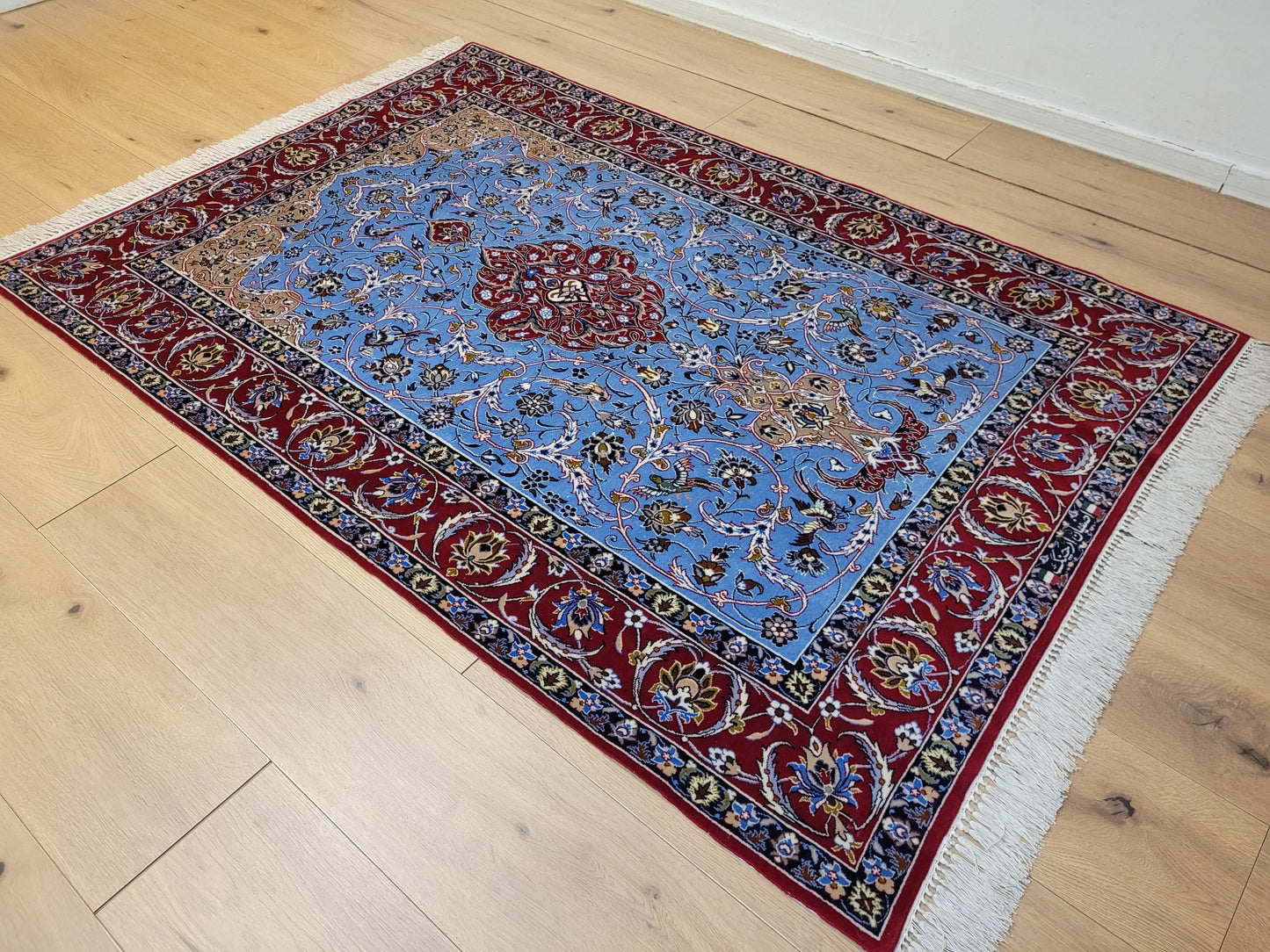 Isfahan Teppich Korkwolle Seide fein handgeknüpft signiert