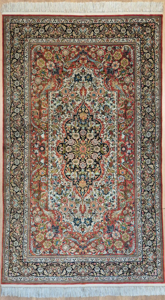 Hereke Teppich Seide auf Seide floral fein handgeknüpft