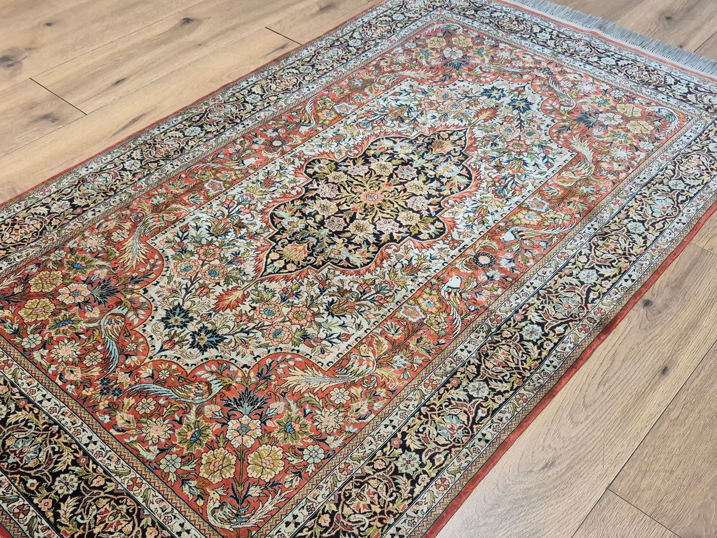 Hereke Teppich Seide auf Seide floral fein handgeknüpft