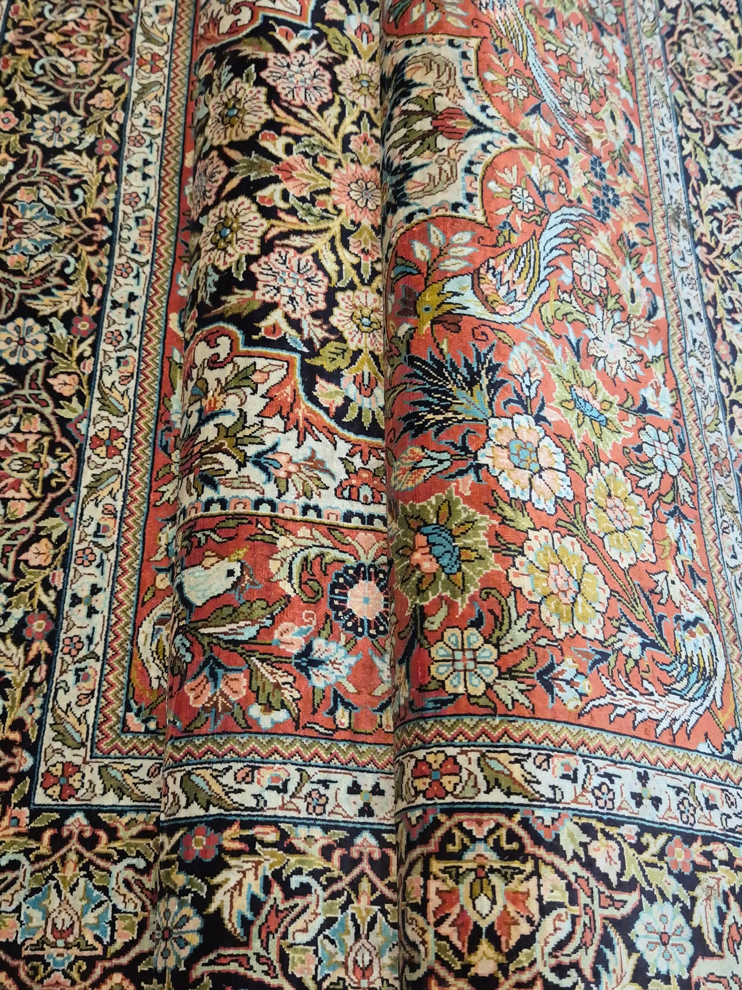 Hereke Teppich Seide auf Seide floral fein handgeknüpft