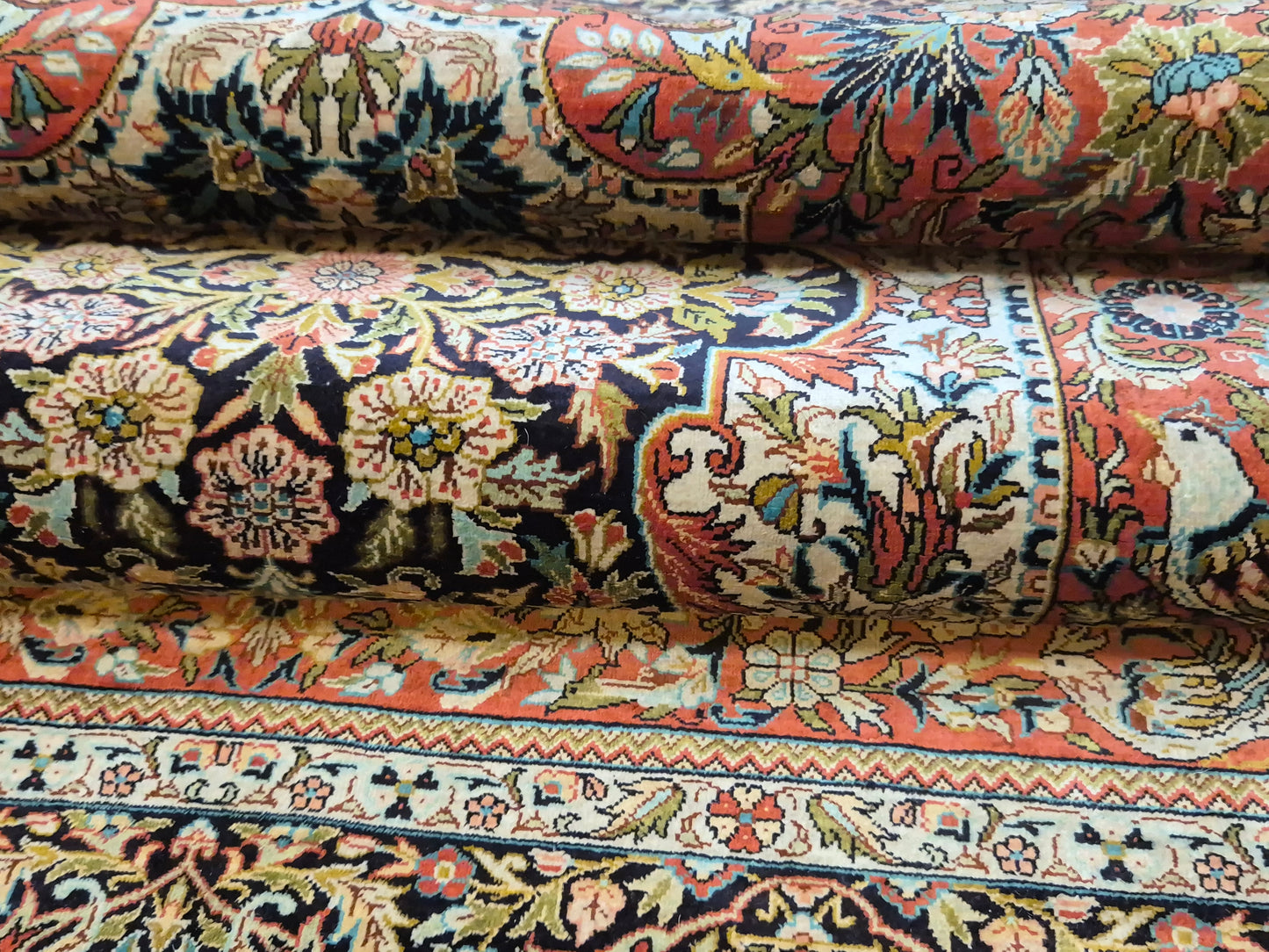 Hereke Teppich Seide auf Seide floral fein handgeknüpft