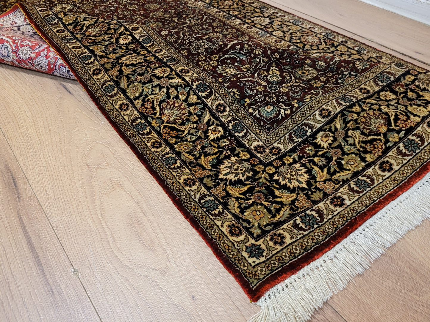 Hereke Teppich Seide auf Seide Medaillon feine Knüpfung