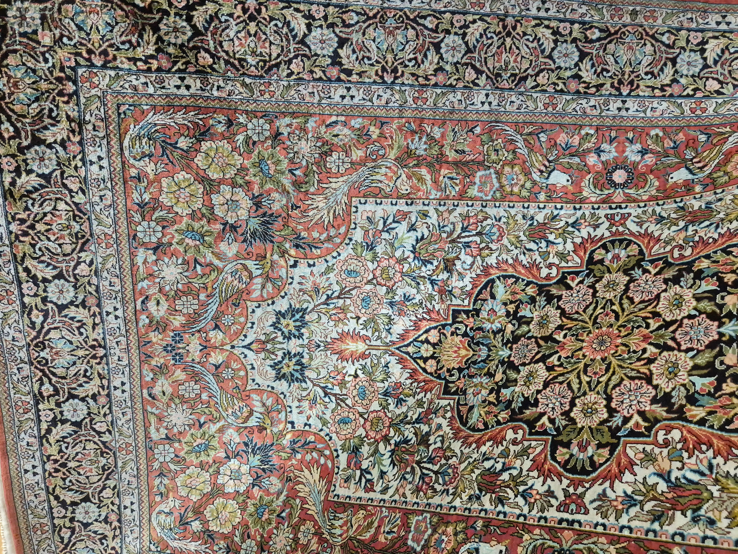 Hereke Teppich Seide auf Seide floral fein handgeknüpft