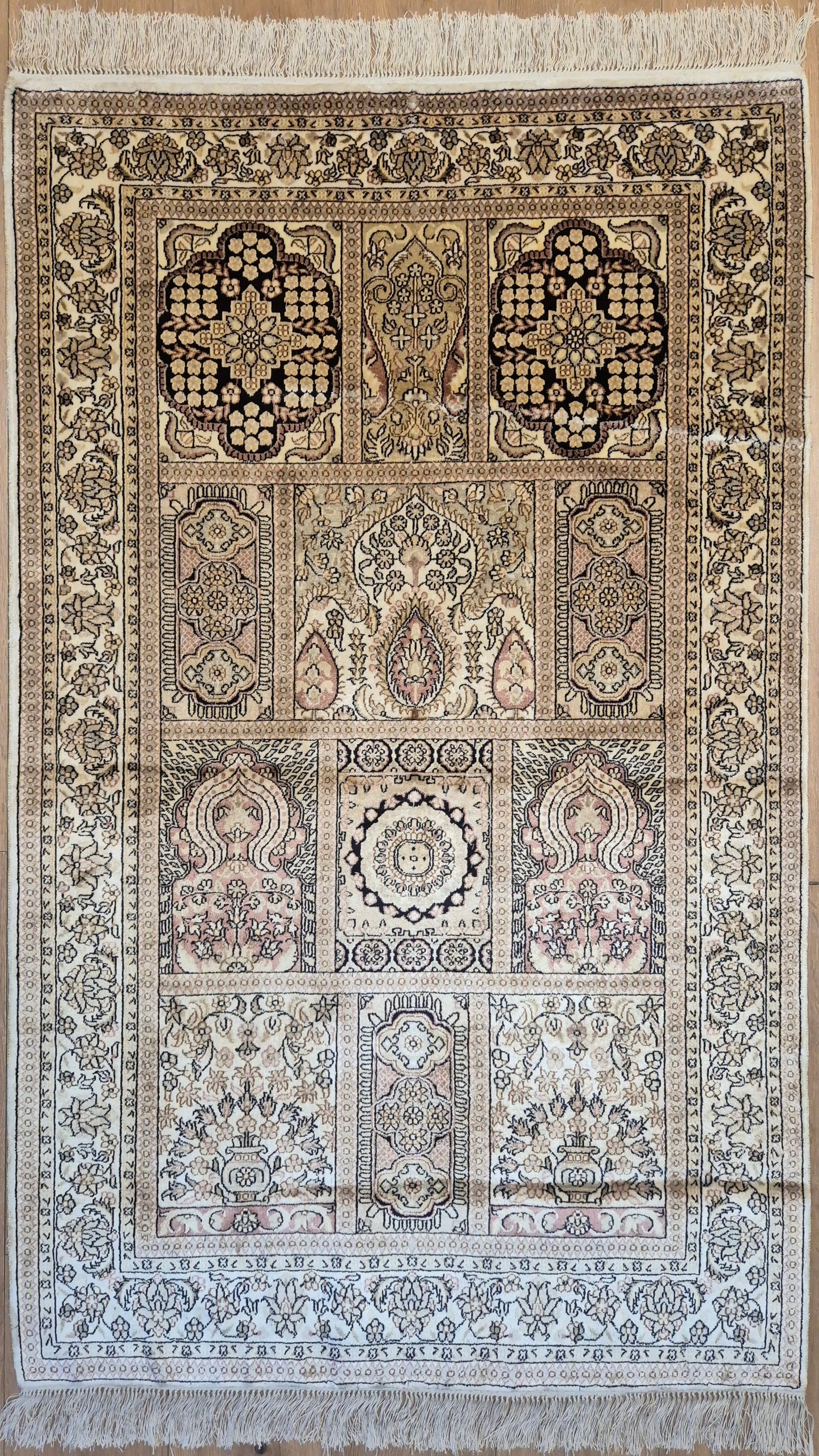 Hereke Teppich Seide auf Seide Gartenmotiv fein handgeknüpft