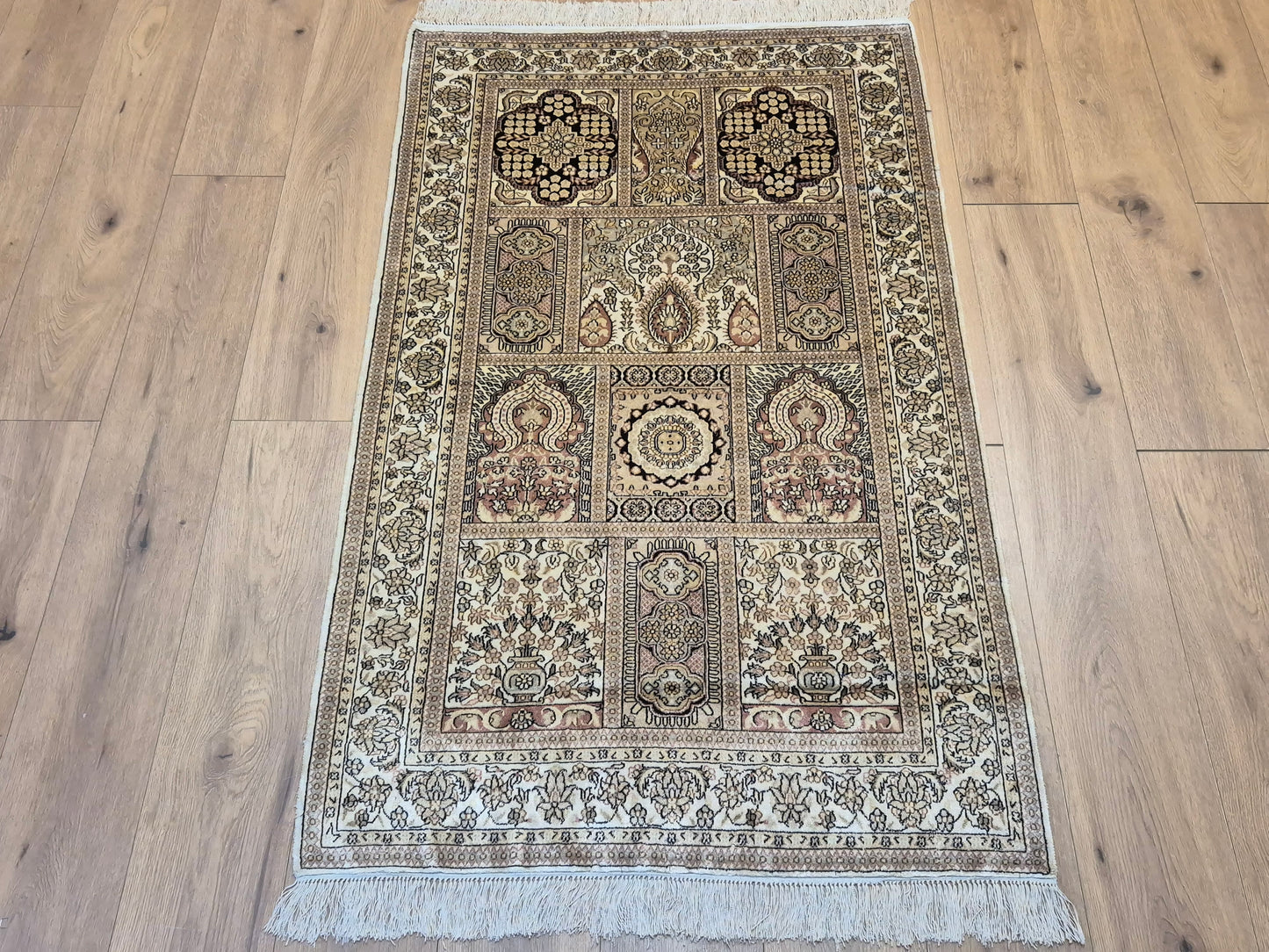 Hereke Teppich Seide auf Seide Gartenmotiv fein handgeknüpft