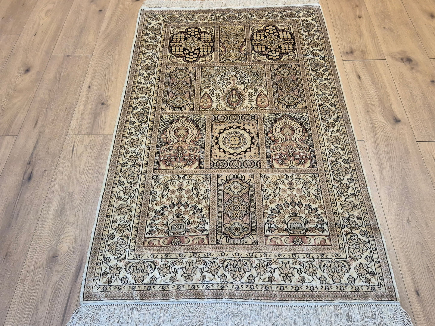 Hereke Teppich Seide auf Seide Gartenmotiv fein handgeknüpft