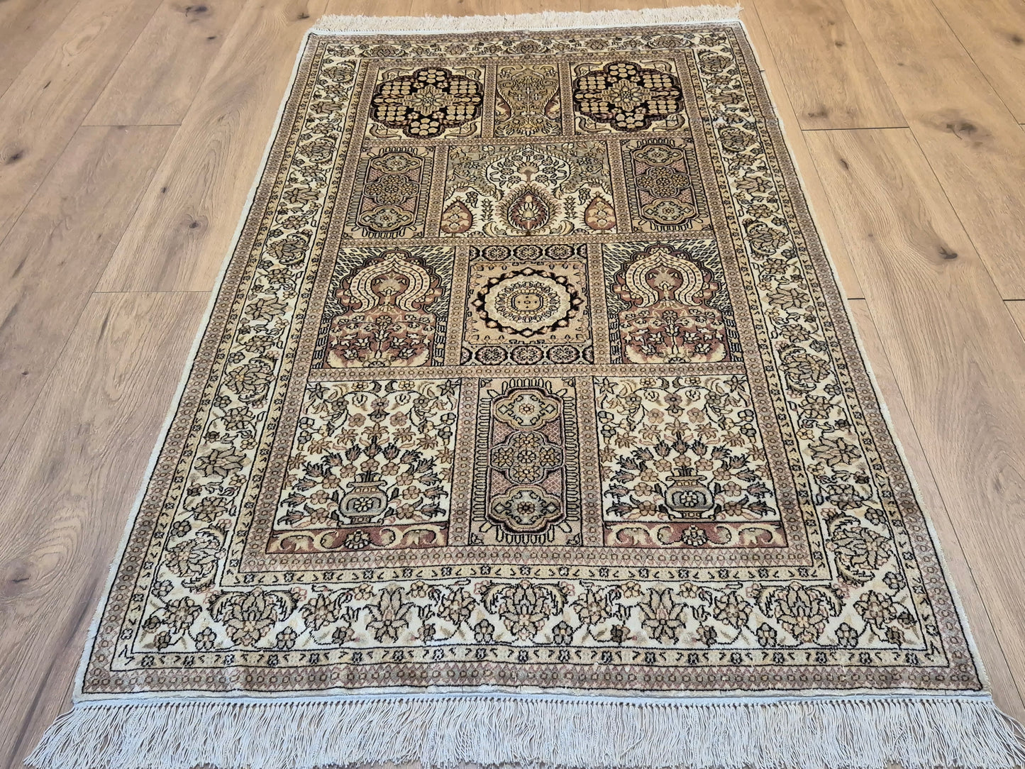 Hereke Teppich Seide auf Seide Gartenmotiv fein handgeknüpft