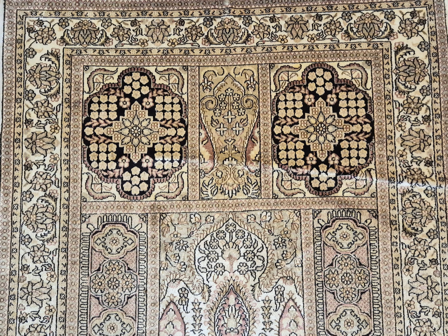 Hereke Teppich Seide auf Seide Gartenmotiv fein handgeknüpft