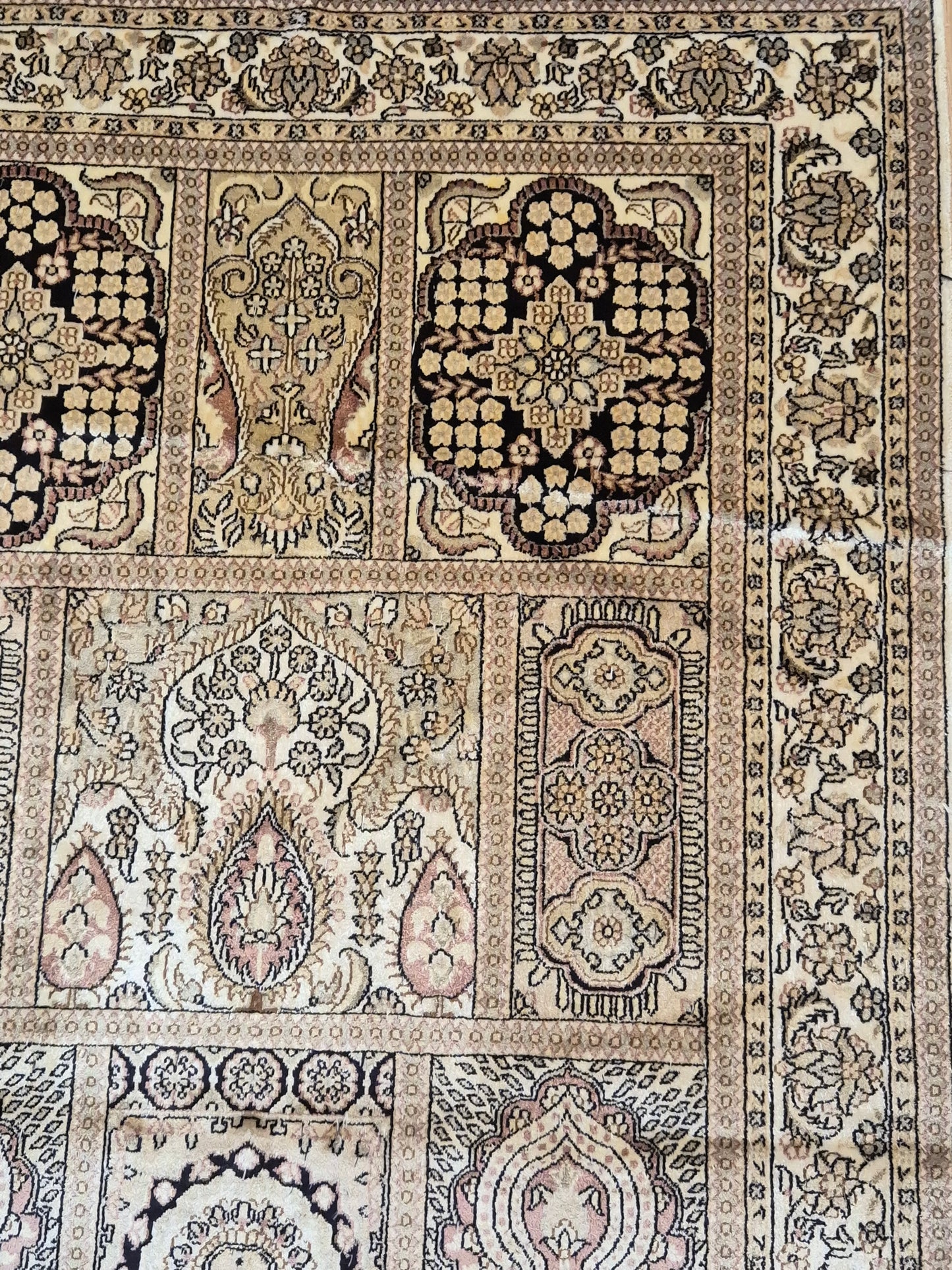 Hereke Teppich Seide auf Seide Gartenmotiv fein handgeknüpft