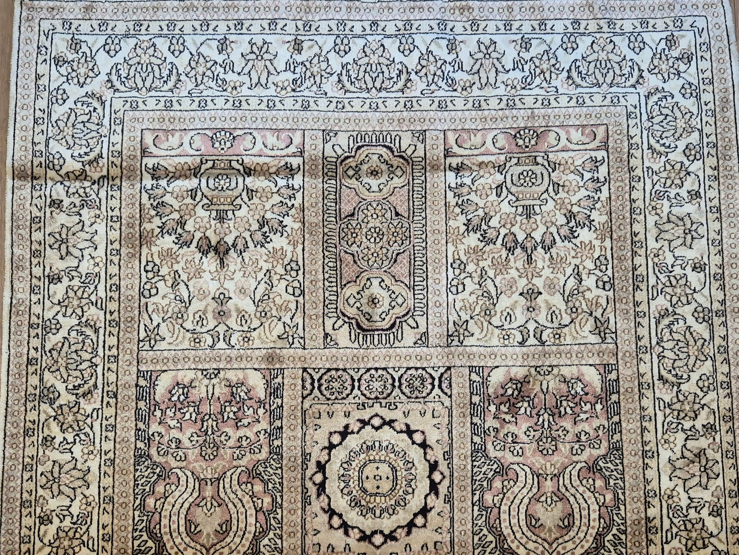 Hereke Teppich Seide auf Seide Gartenmotiv fein handgeknüpft