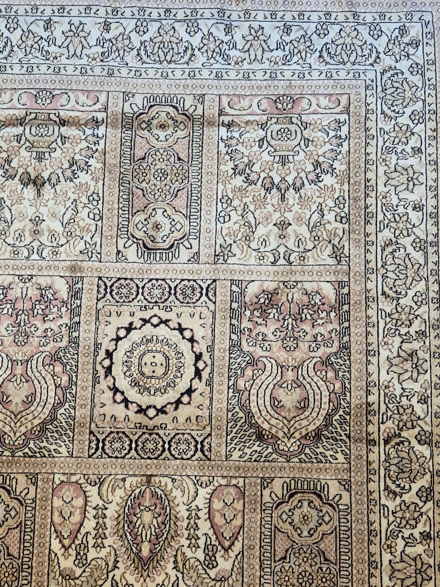 Hereke Teppich Seide auf Seide Gartenmotiv fein handgeknüpft