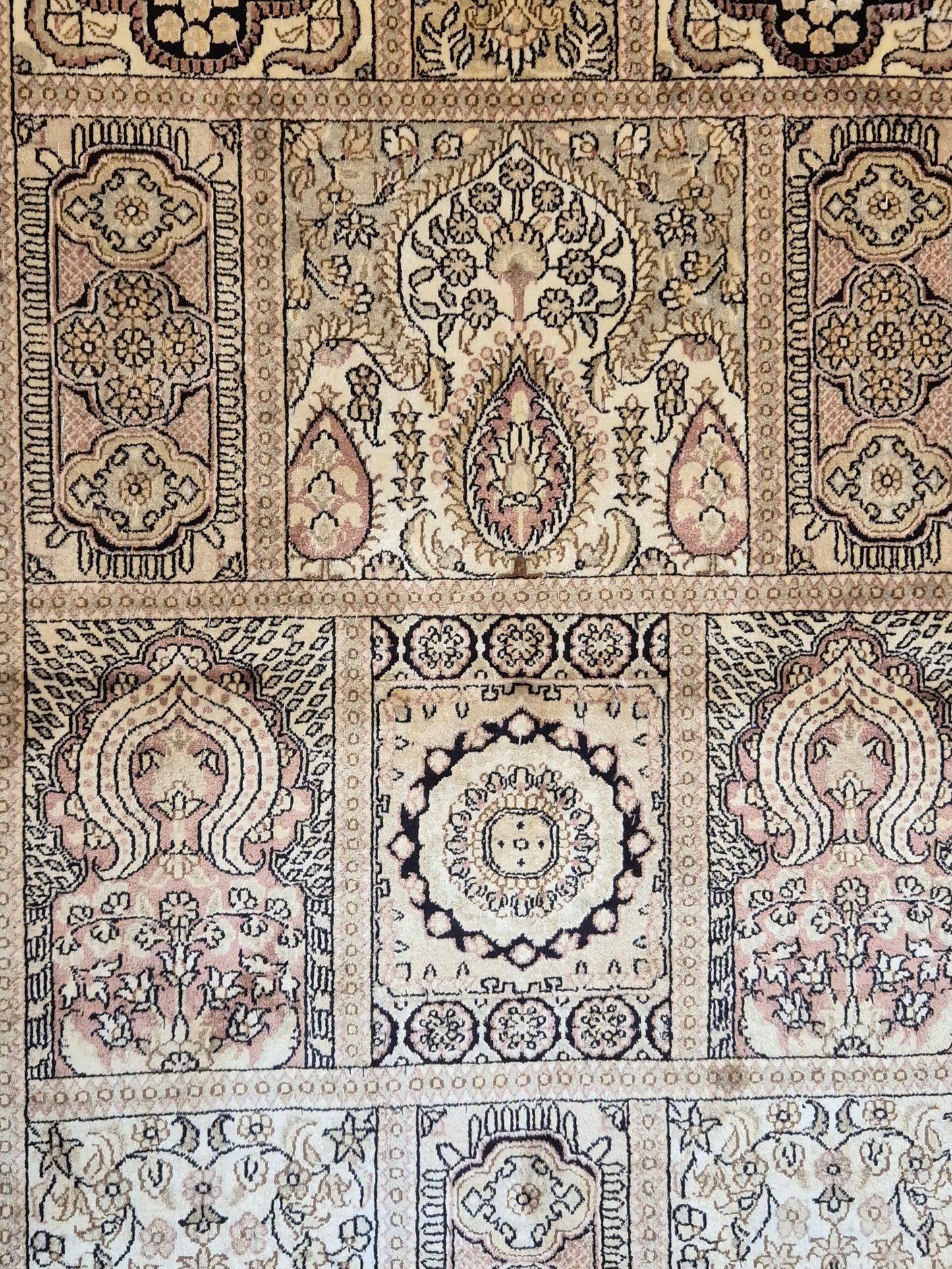 Hereke Teppich Seide auf Seide Gartenmotiv fein handgeknüpft