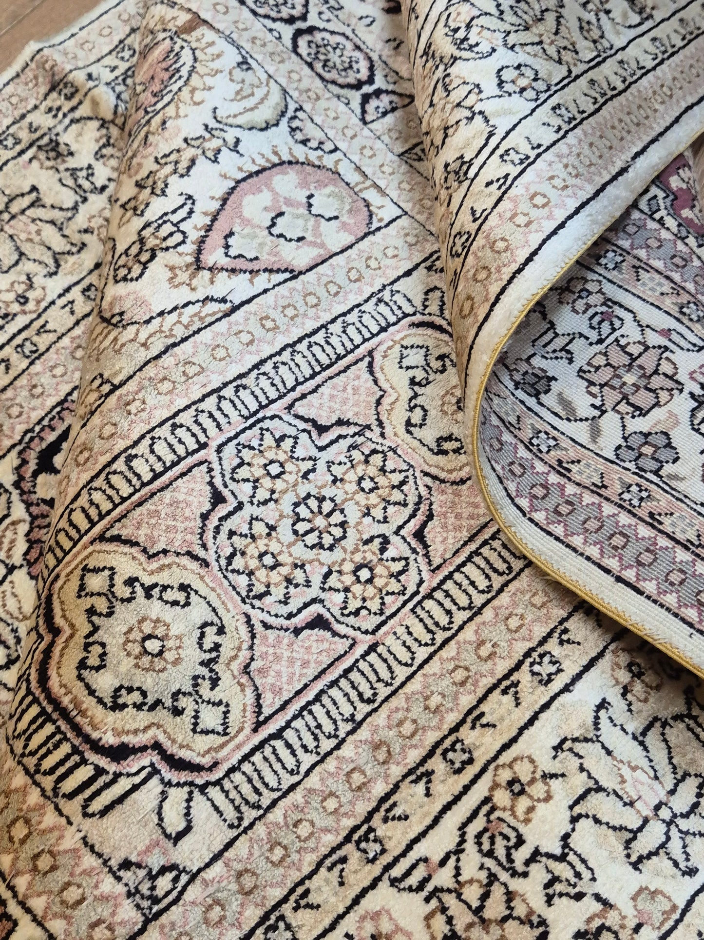 Hereke Teppich Seide auf Seide Gartenmotiv fein handgeknüpft