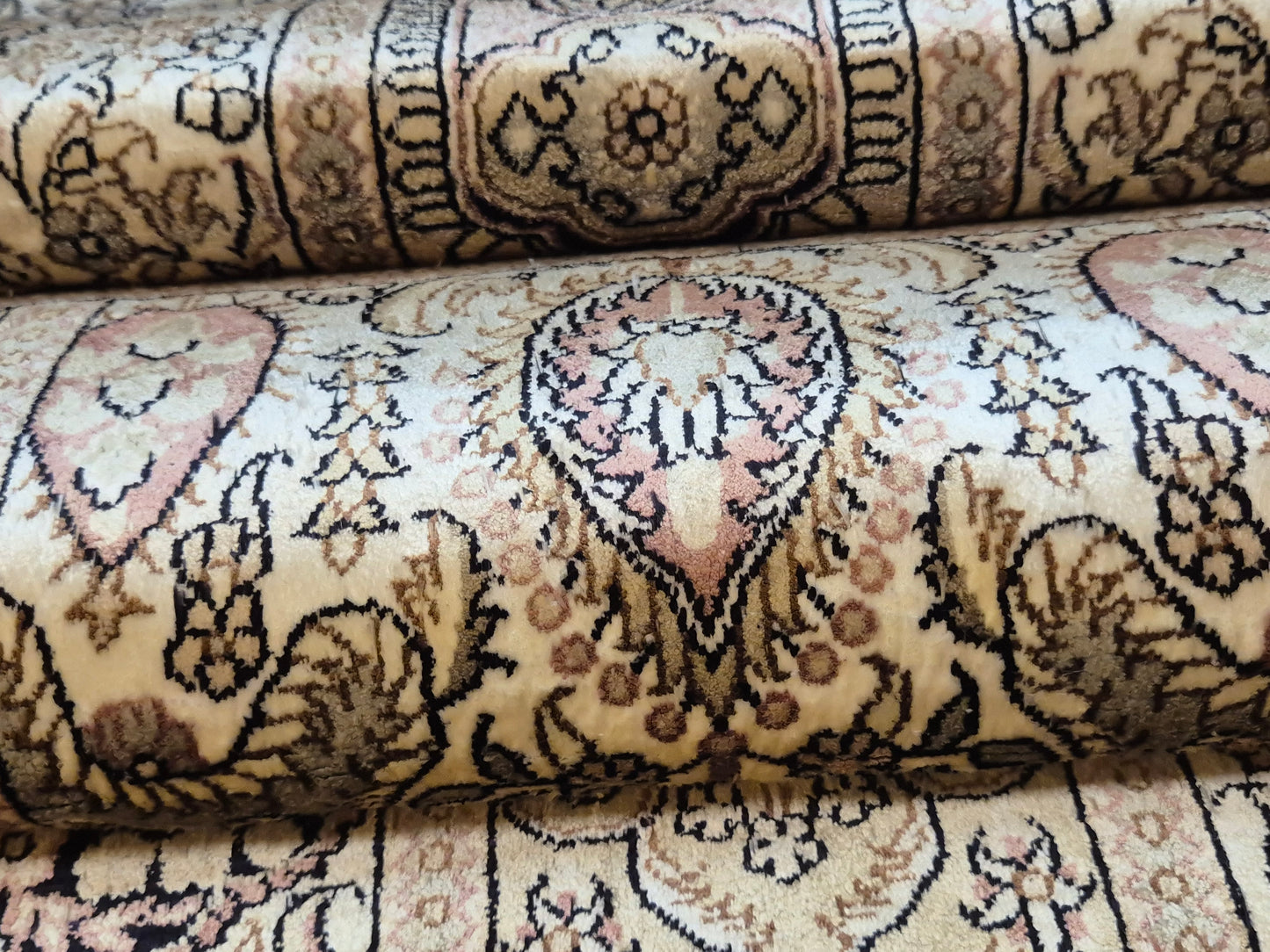 Hereke Teppich Seide auf Seide Gartenmotiv fein handgeknüpft