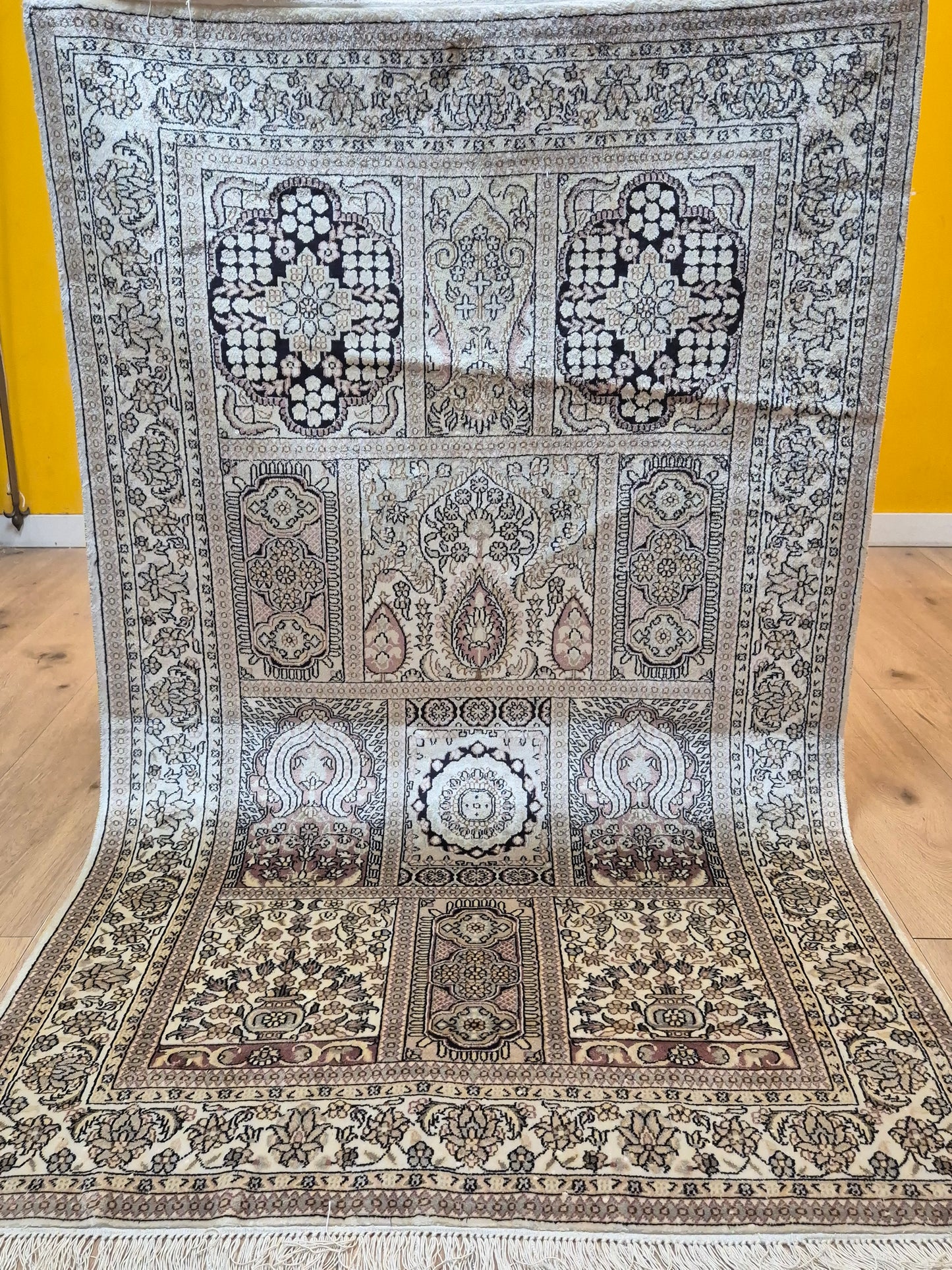 Hereke Teppich Seide auf Seide Gartenmotiv fein handgeknüpft