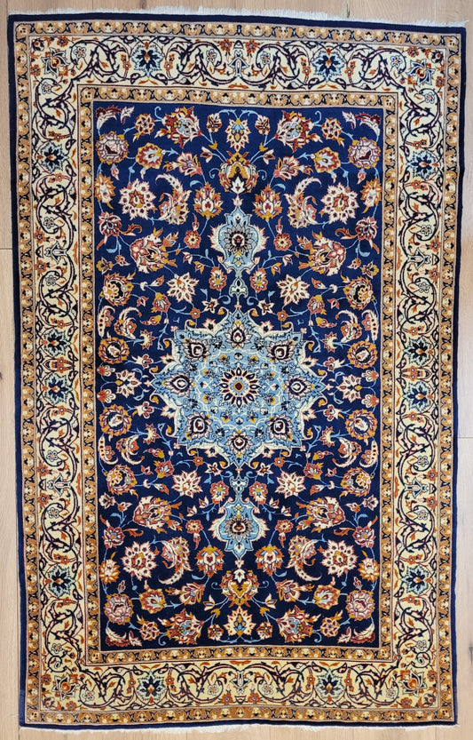 Isfahan Teppich Korkwolle mit Seide feine Knüpfung Medaillon