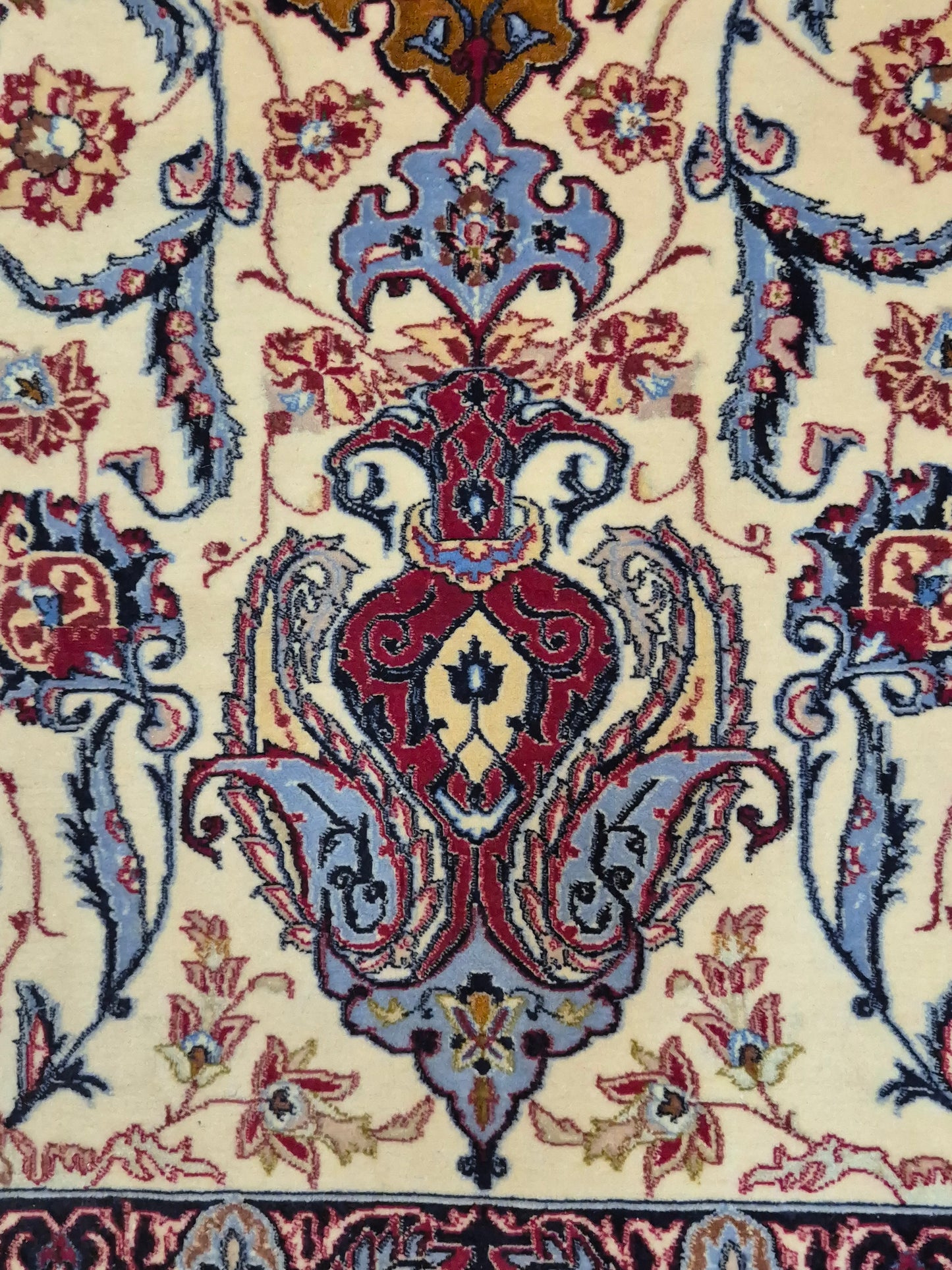 Isfahan Teppich Korkwolle auf Seide Medaillon fein handgeknüpft