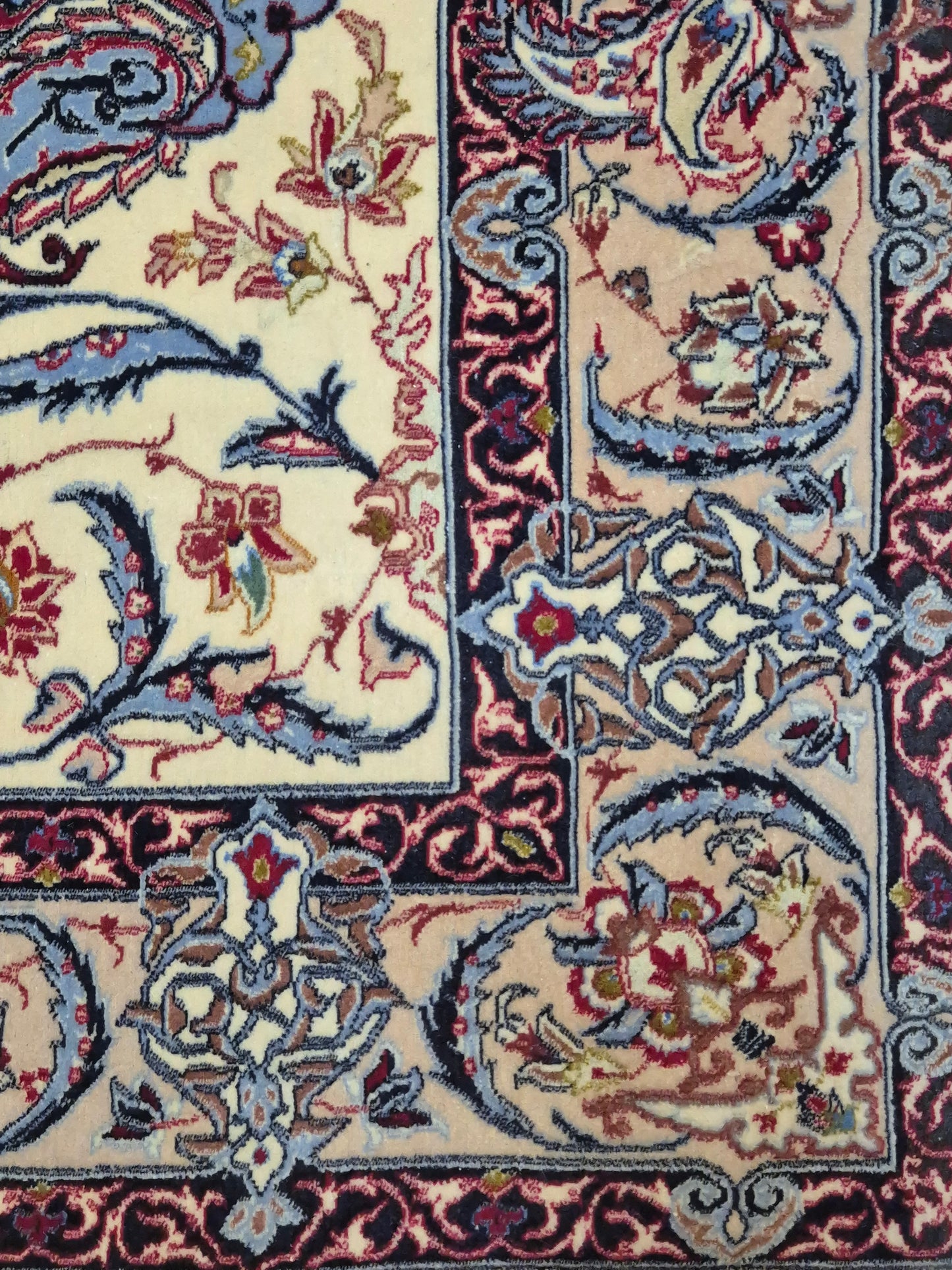 Isfahan Teppich Korkwolle auf Seide Medaillon fein handgeknüpft