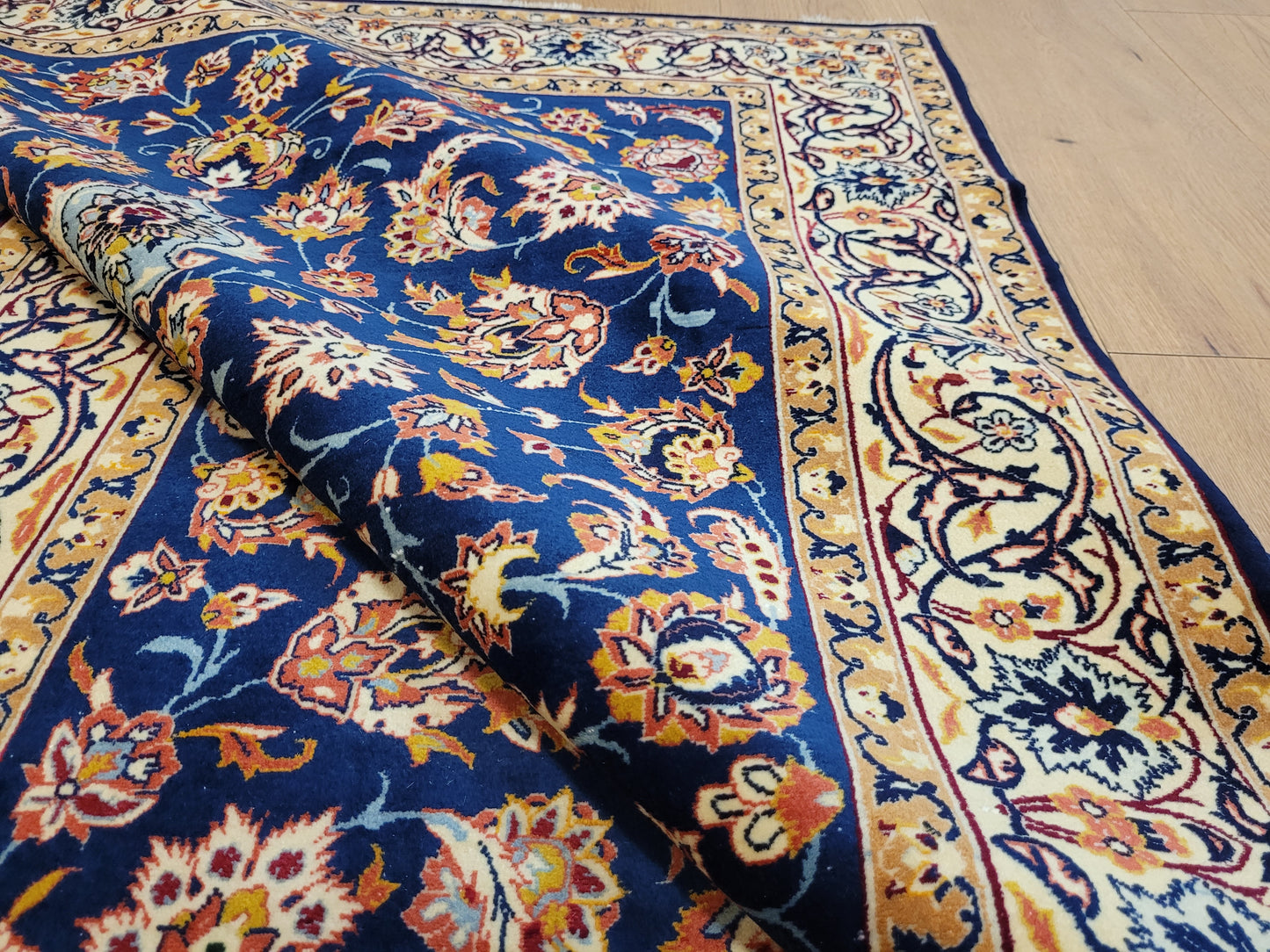 Isfahan Teppich Korkwolle mit Seide feine Knüpfung Medaillon