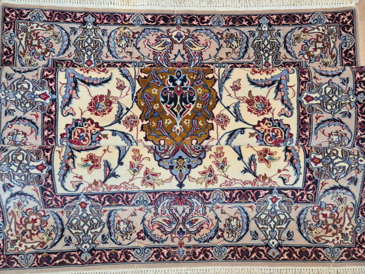 Isfahan Teppich Korkwolle auf Seide Medaillon fein handgeknüpft