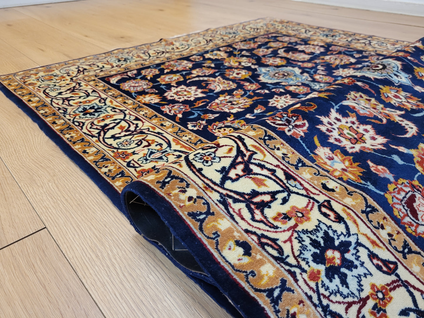 Isfahan Teppich Korkwolle mit Seide feine Knüpfung Medaillon