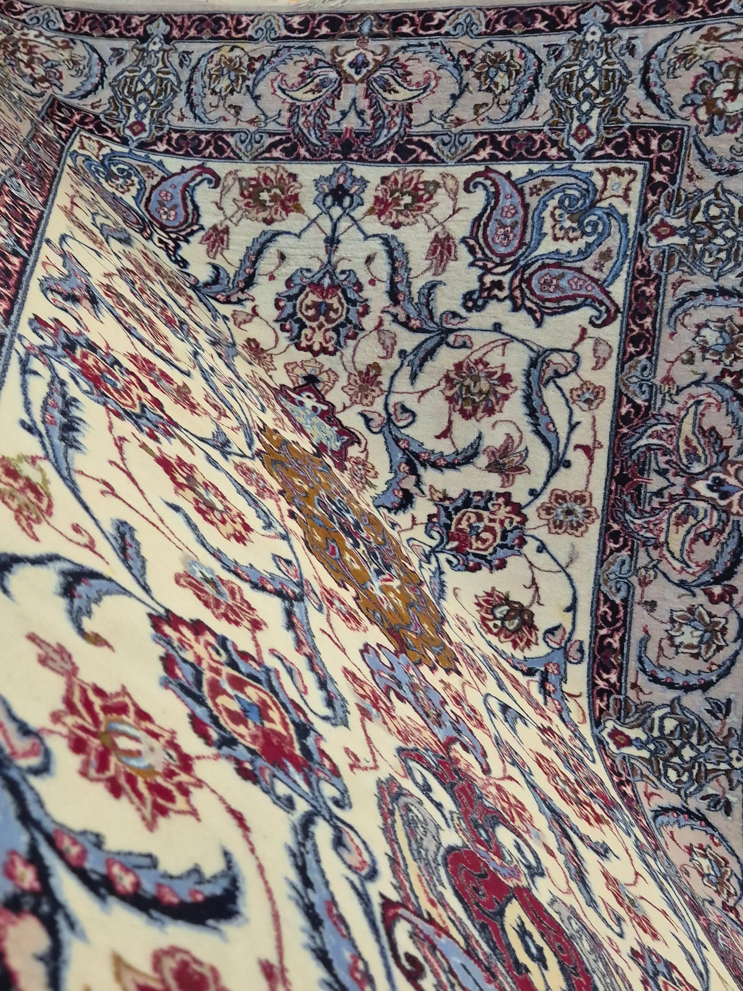 Isfahan Teppich Korkwolle auf Seide Medaillon fein handgeknüpft