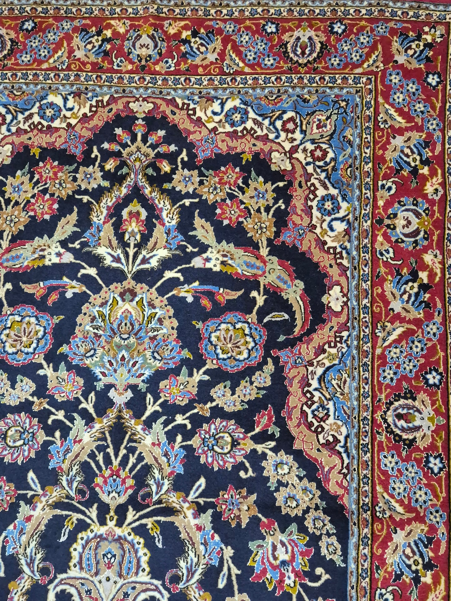 Isfahan Teppich Korkwolle mit Seide auf Seide dunkelblau rot fein