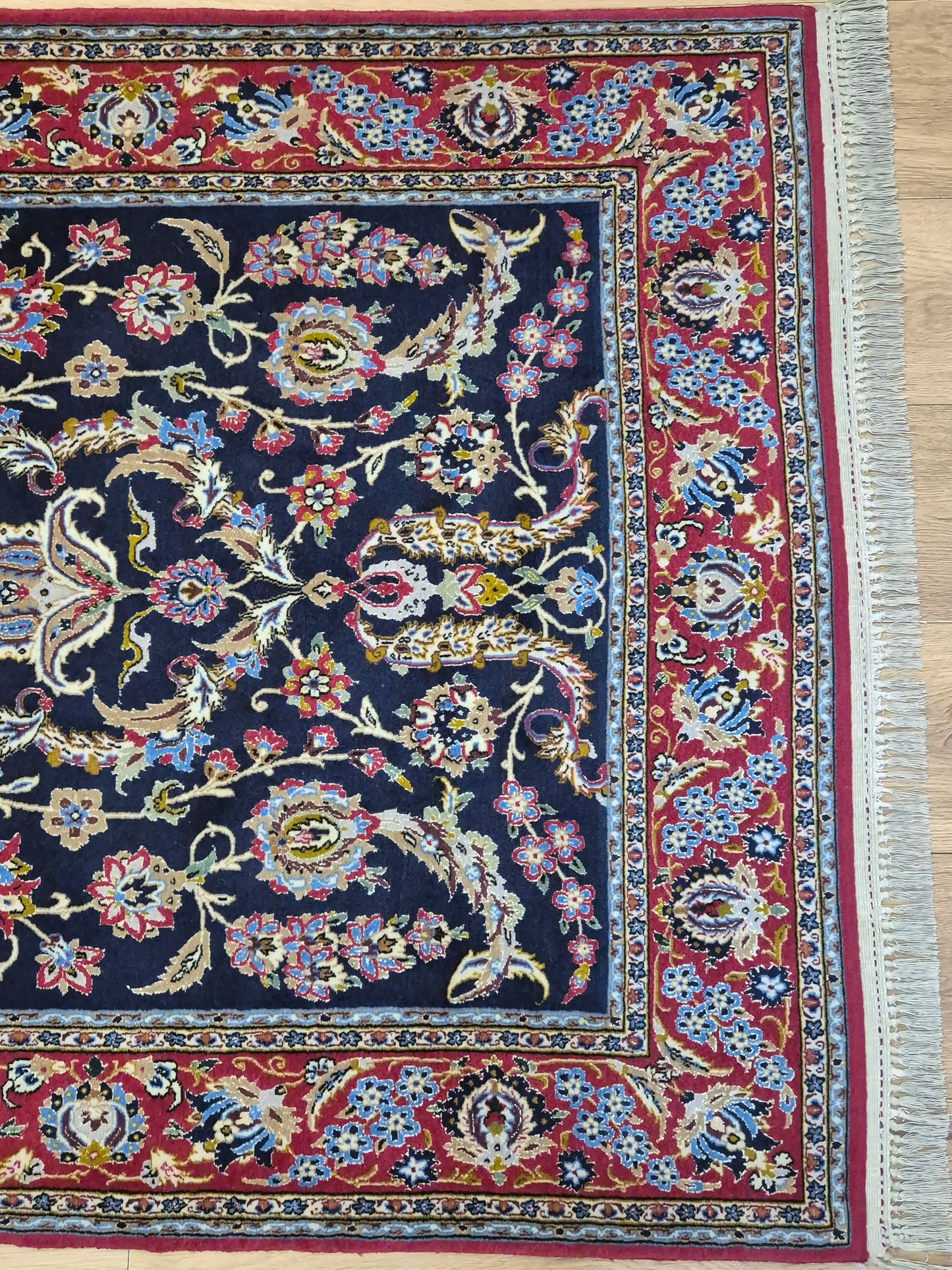 Isfahan Teppich Korkwolle mit Seide auf Seide dunkelblau rot fein