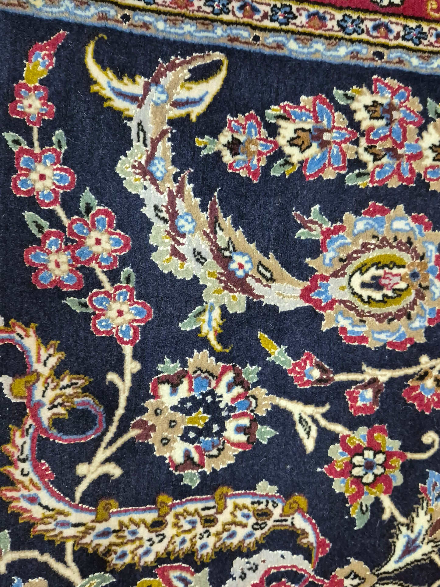 Isfahan Teppich Korkwolle mit Seide auf Seide dunkelblau rot fein
