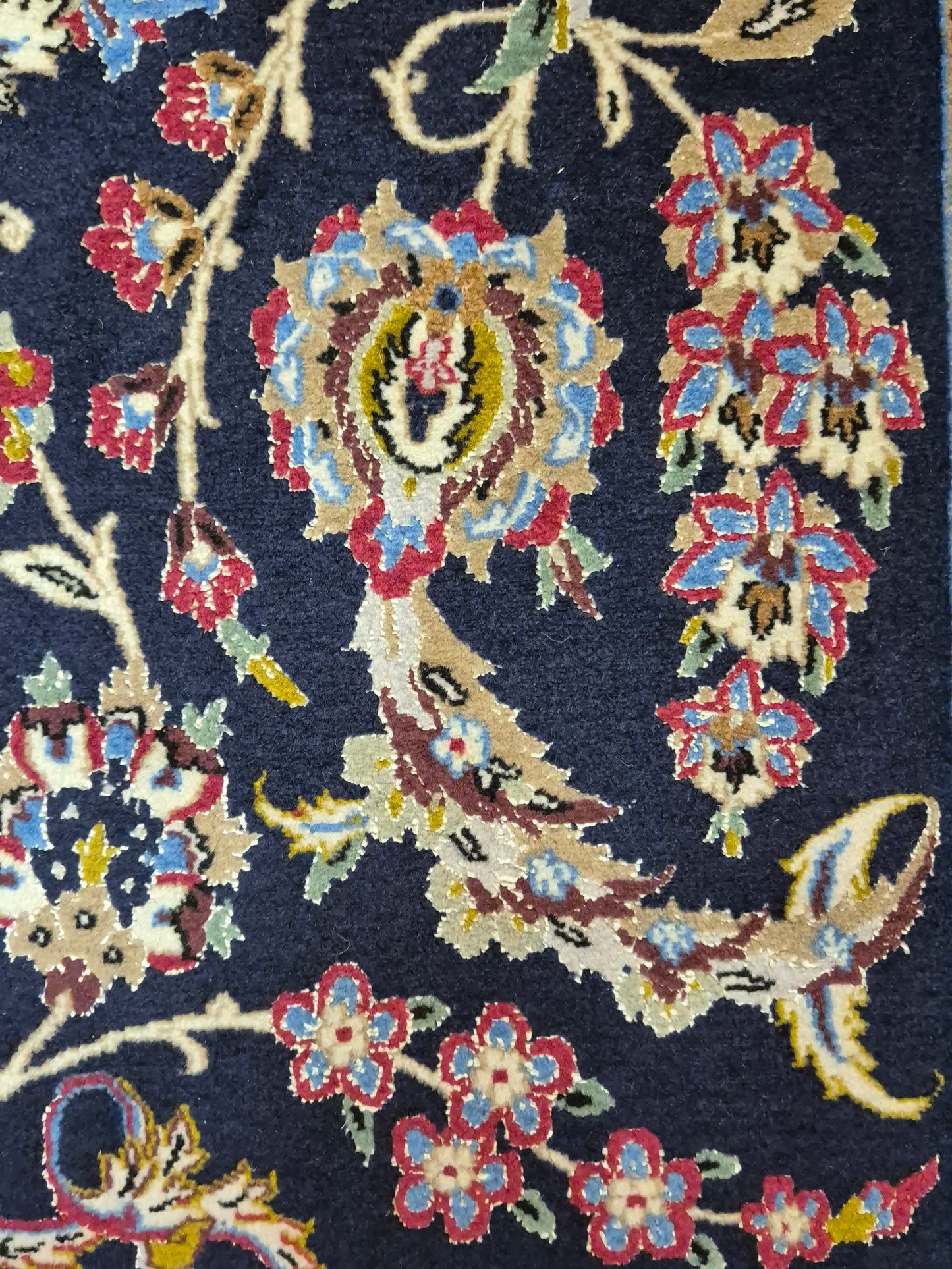 Isfahan Teppich Korkwolle mit Seide auf Seide dunkelblau rot fein