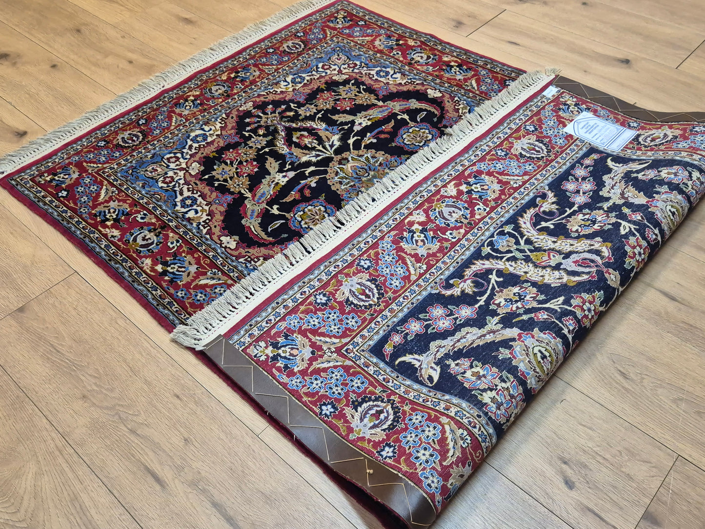 Isfahan Teppich Korkwolle mit Seide auf Seide dunkelblau rot fein