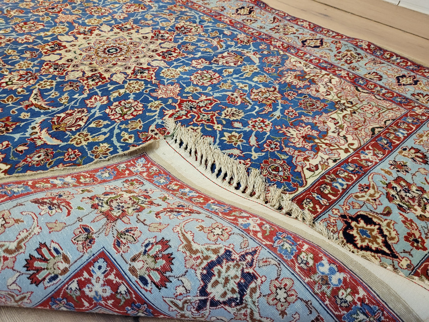 Isfahan Teppich Korkwolle mit Seide feine Knüpfung signiert