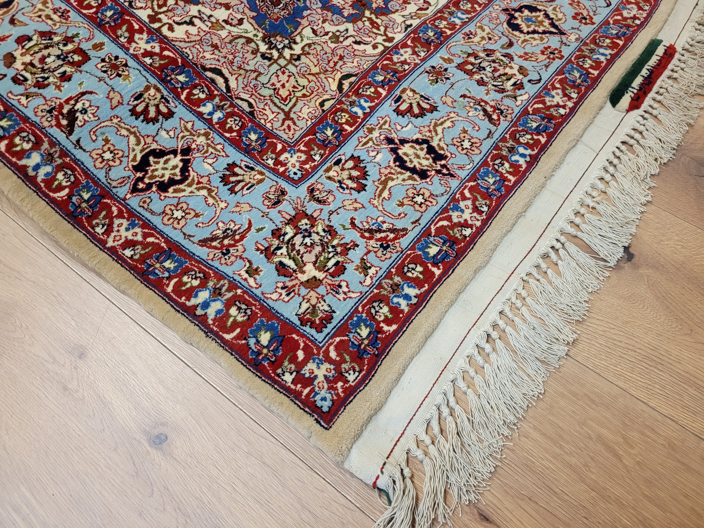 Isfahan Teppich Korkwolle mit Seide feine Knüpfung signiert