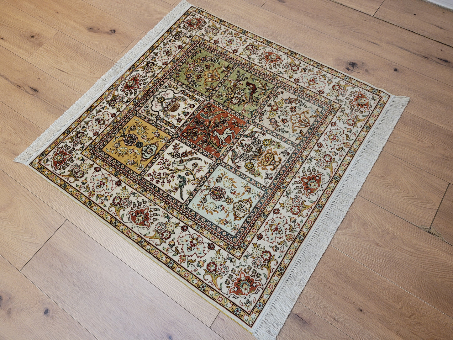 Hereke Teppich Seide auf Seide feine Knüpfung Gartenmotive