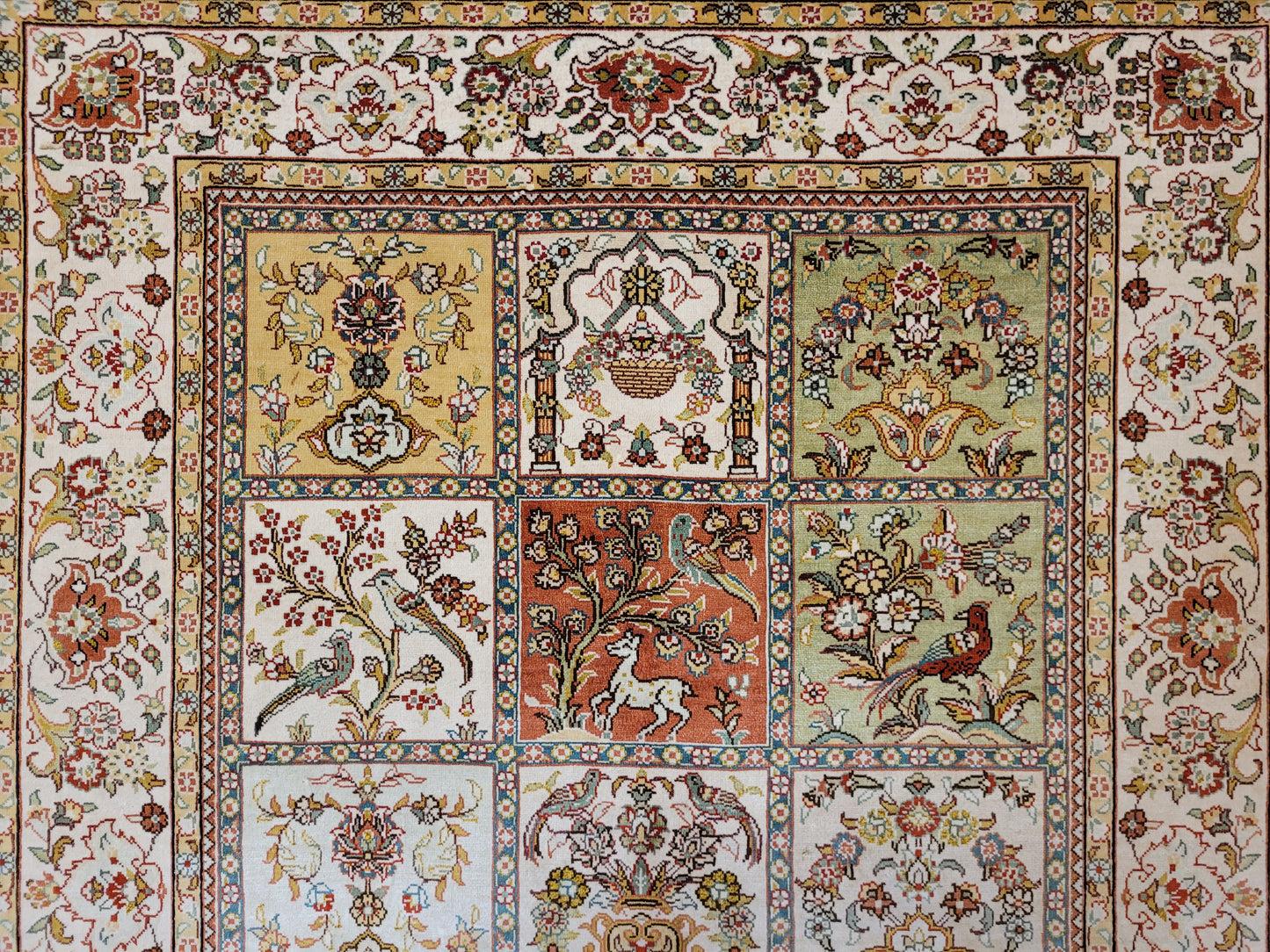 Hereke Teppich Seide auf Seide feine Knüpfung Gartenmotive