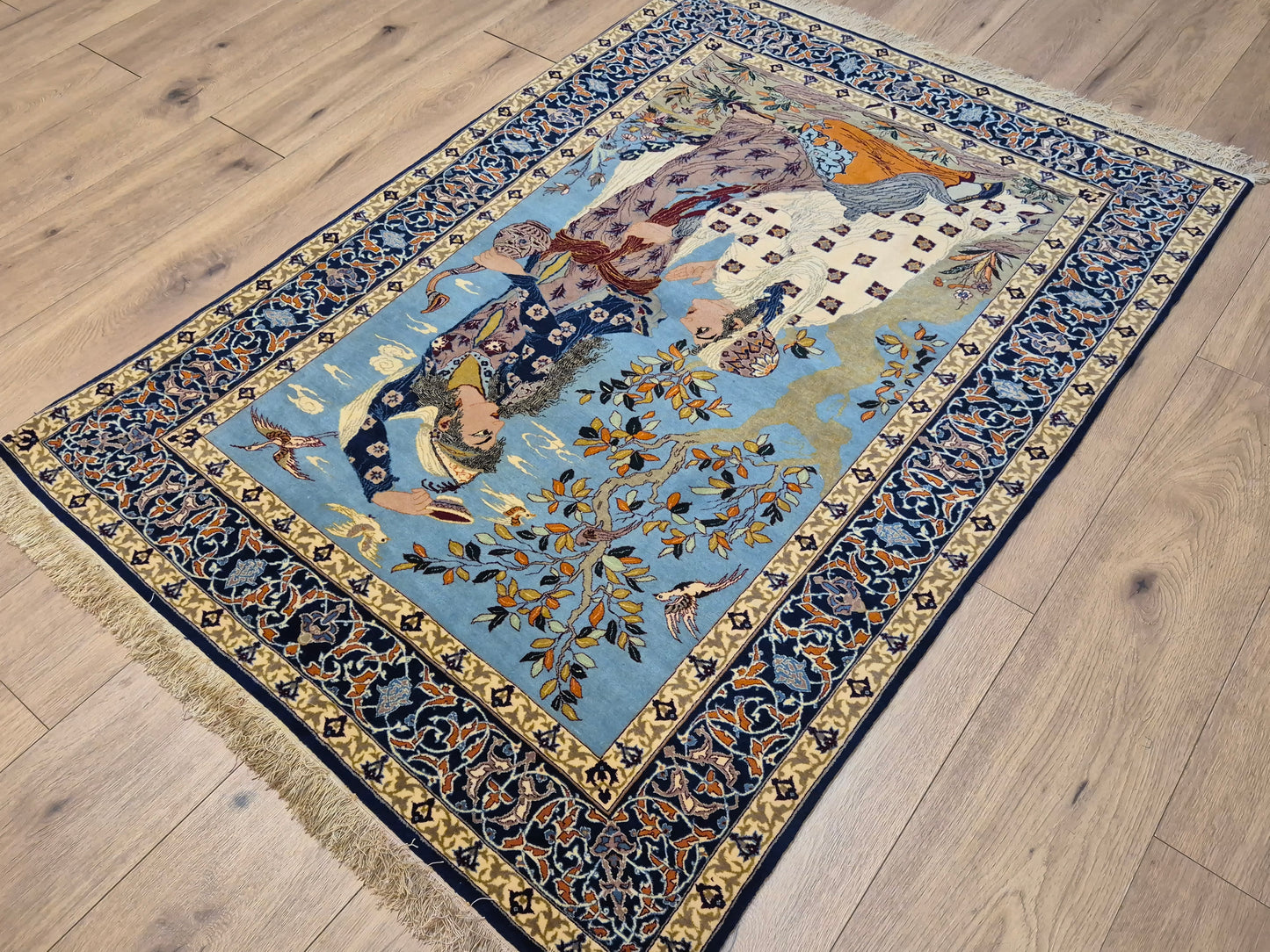 Isfahan Teppich Korkwolle mit Seide auf Seide figürlich