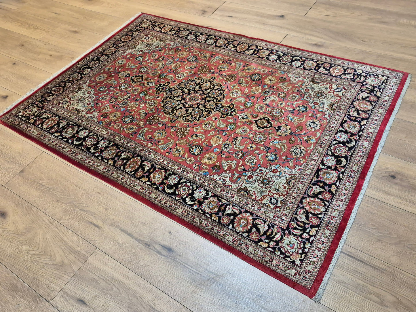 Ghom Teppich Seide auf Seide signiert floral fein