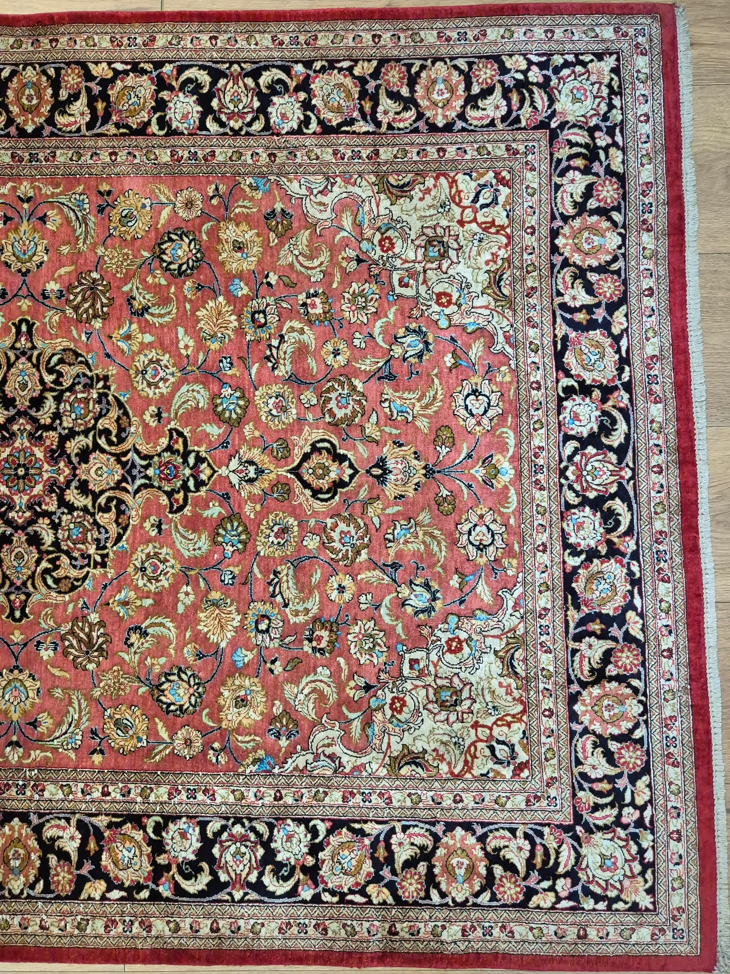 Ghom Teppich Seide auf Seide signiert floral fein