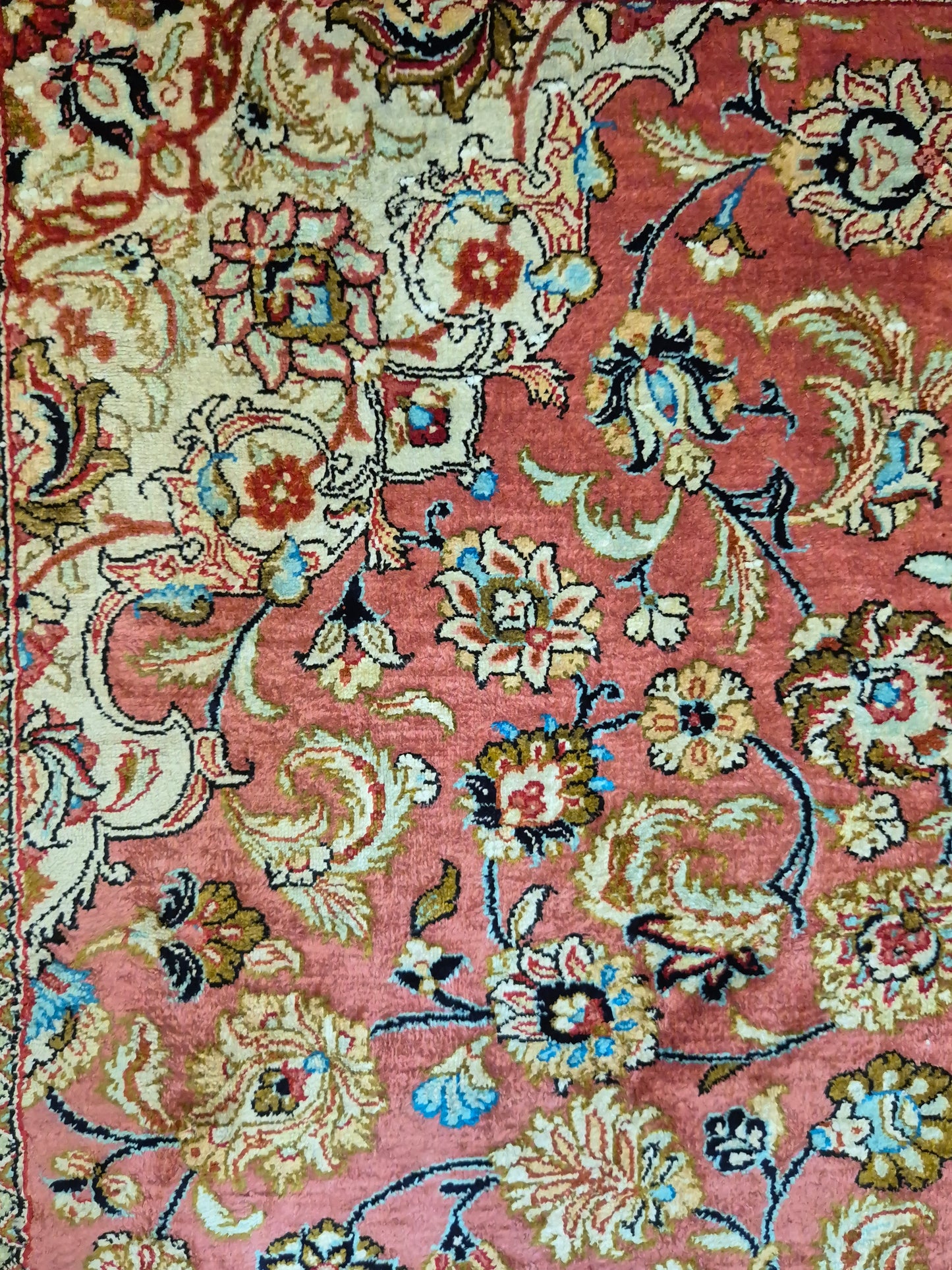 Ghom Teppich Seide auf Seide signiert floral fein