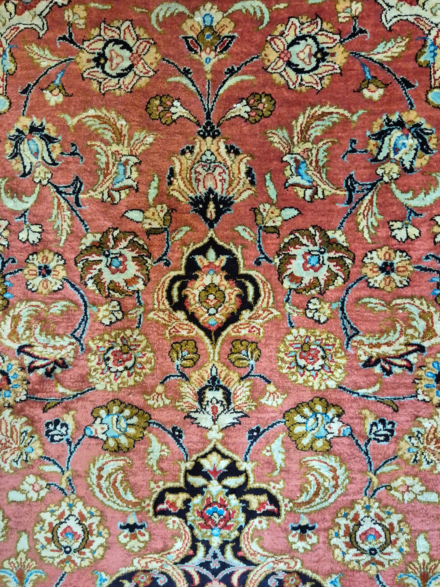 Ghom Teppich Seide auf Seide signiert floral fein