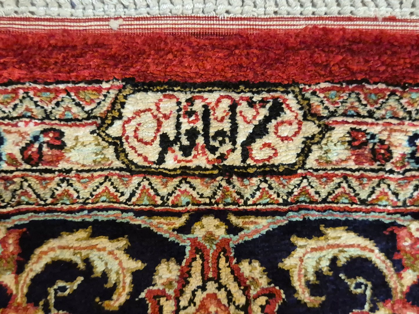 Ghom Teppich Seide auf Seide signiert floral fein