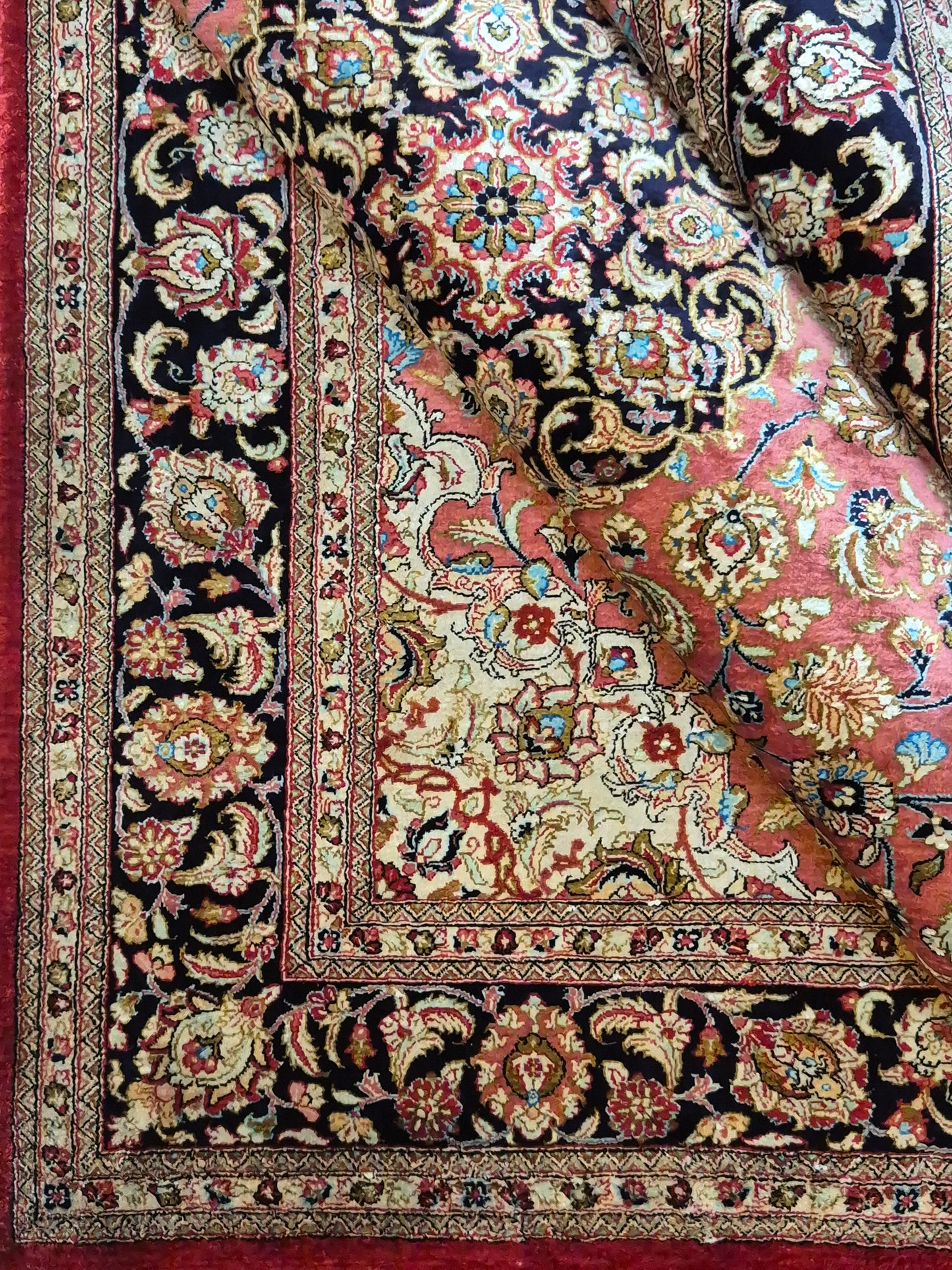 Ghom Teppich Seide auf Seide signiert floral fein