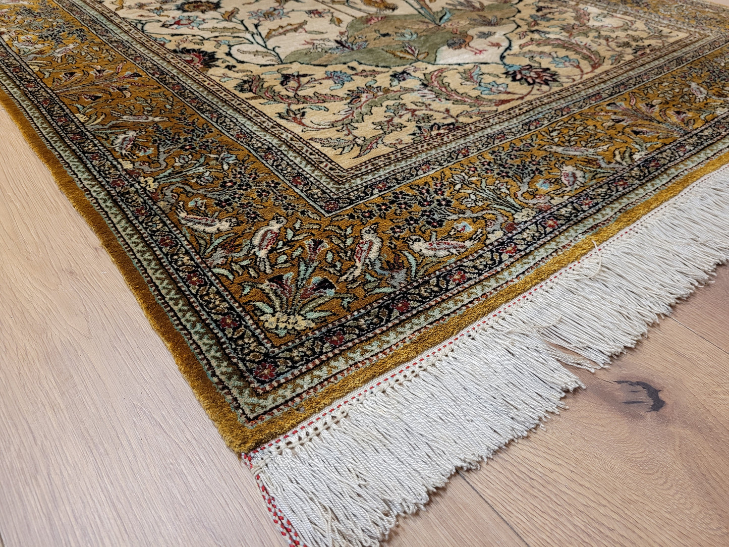 Ghom Seidenteppich Seide auf Seide Vogelmotiv feine Knüpfung