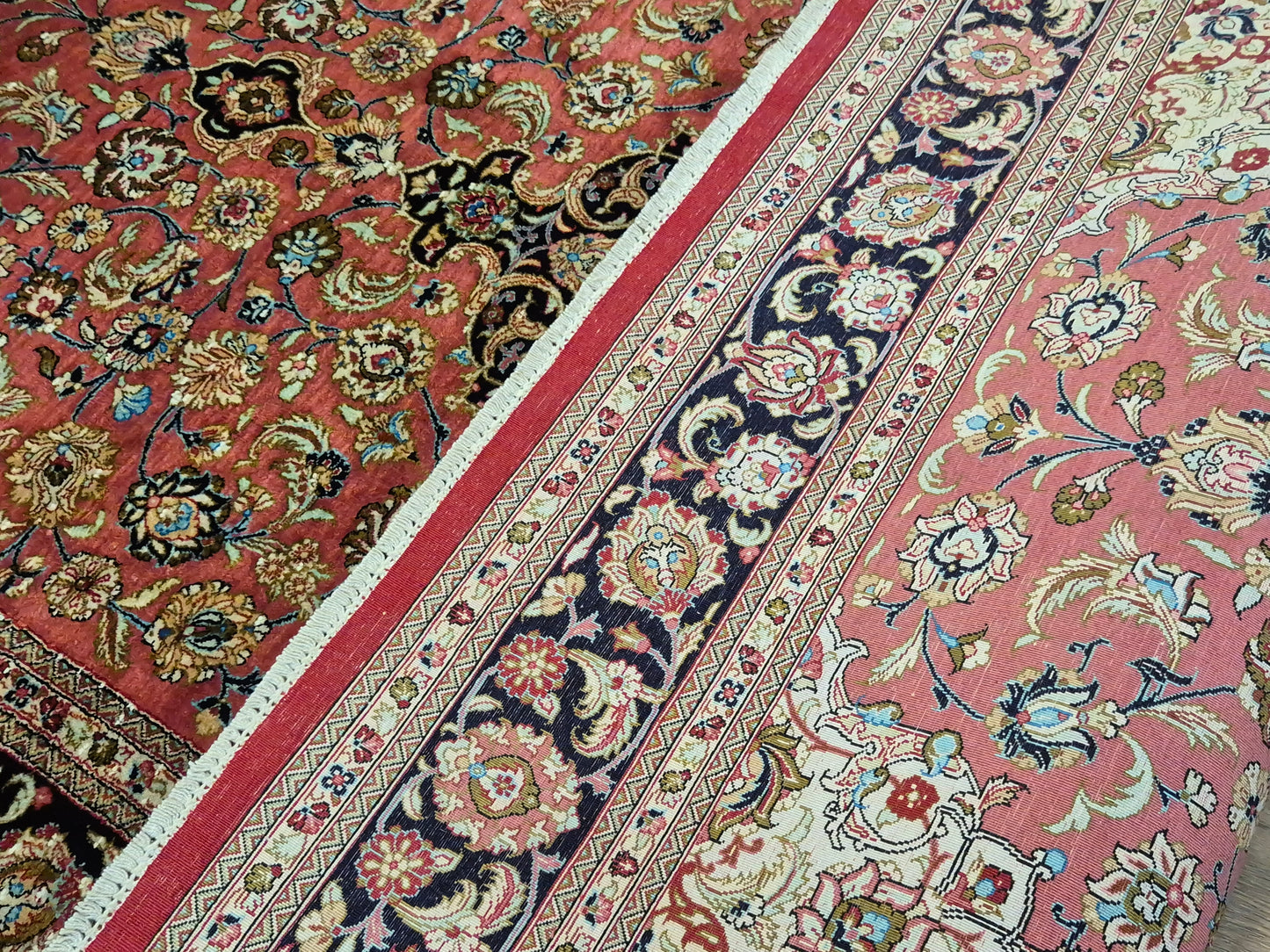 Ghom Teppich Seide auf Seide signiert floral fein