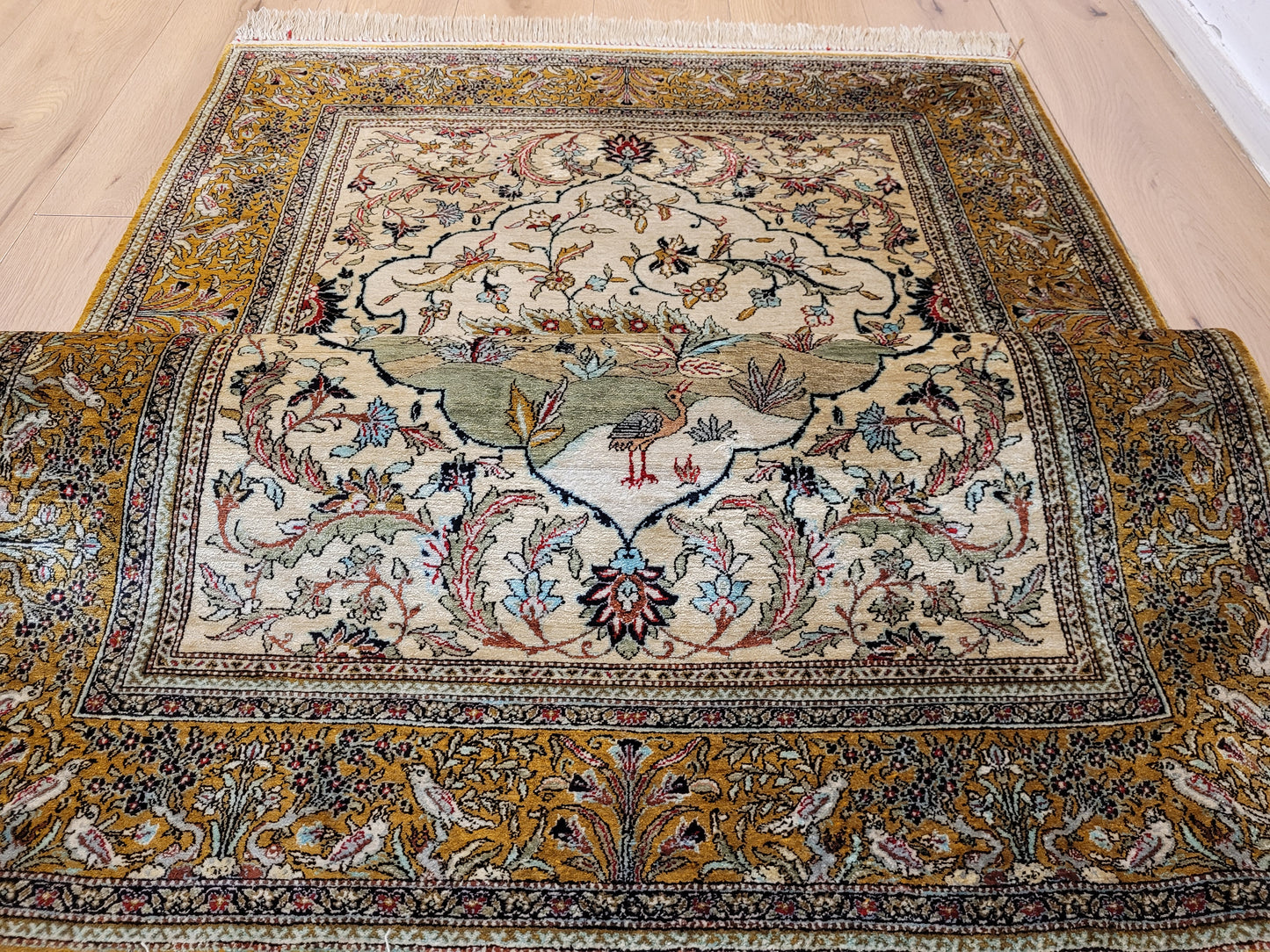 Ghom Seidenteppich Seide auf Seide Vogelmotiv feine Knüpfung