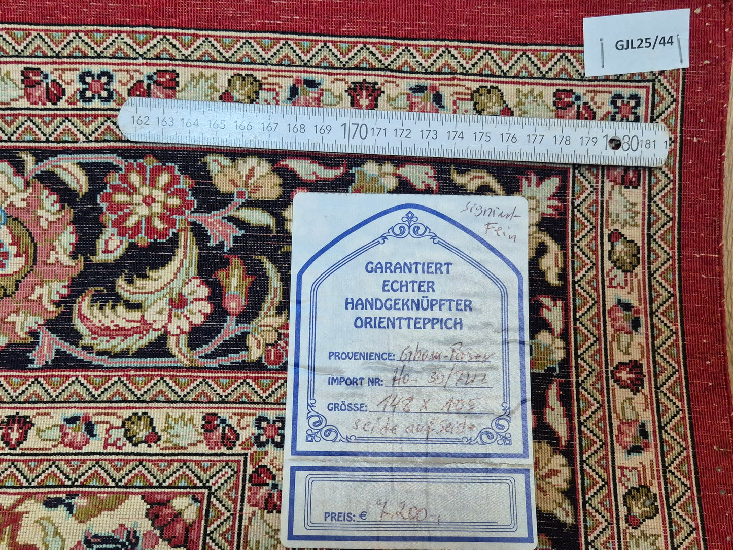 Ghom Teppich Seide auf Seide signiert floral fein