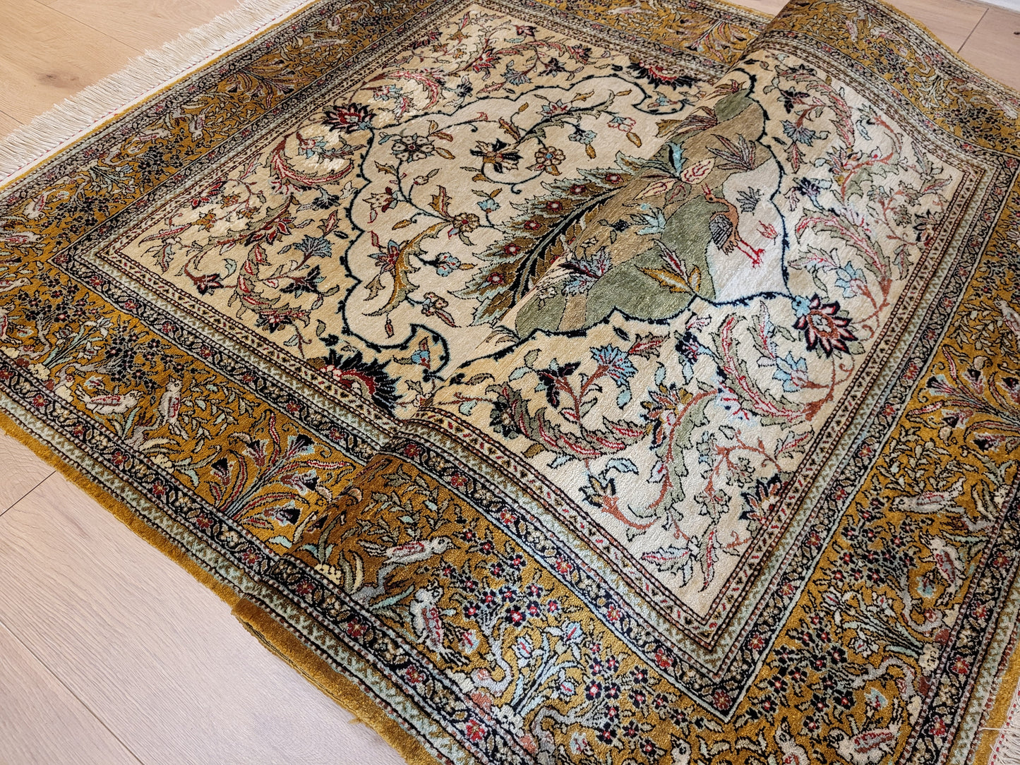 Ghom Seidenteppich Seide auf Seide Vogelmotiv feine Knüpfung