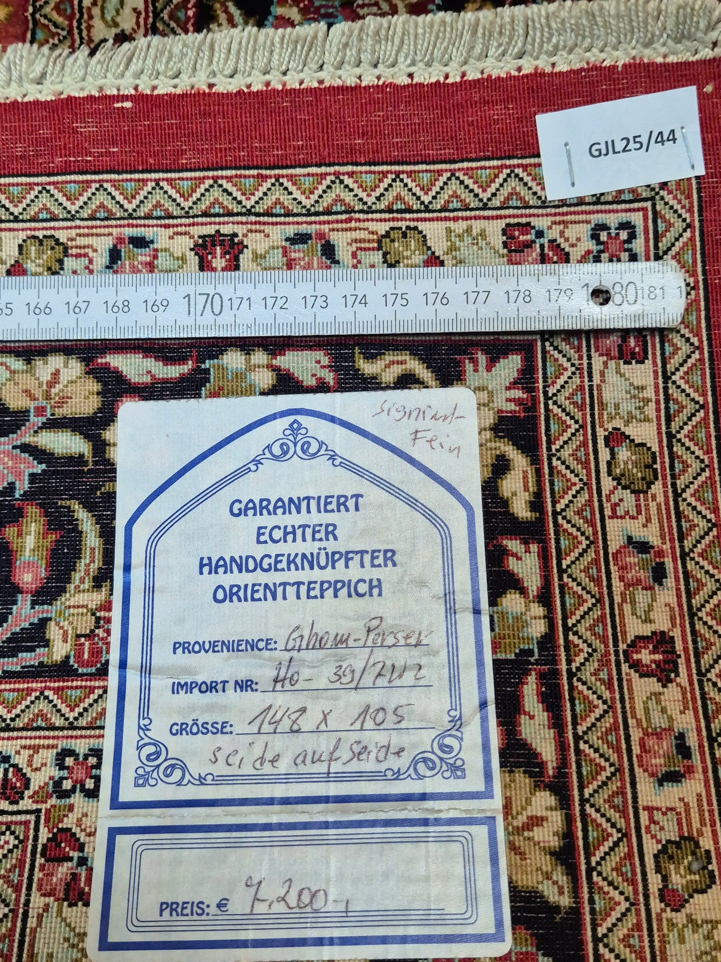 Ghom Teppich Seide auf Seide signiert floral fein